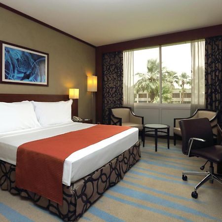 Holiday Inn Riyadh Izdihar By Ihg Extérieur photo